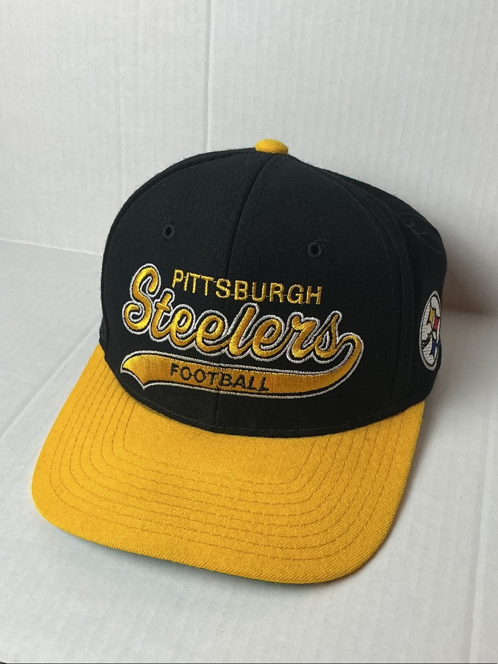 STARTER Pittsburgh Steelers Black and Yellow Script Snapback Hat